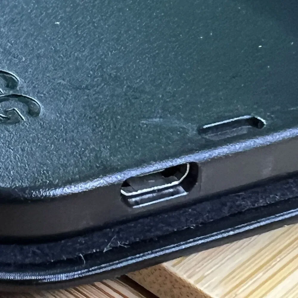Zagg Messenger Portfolio Keyboard Case for 10.2